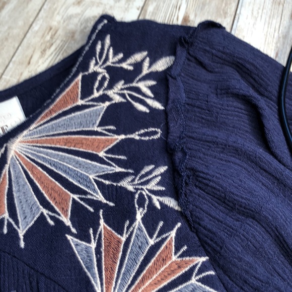 Knox Rose, navy, 3/4 sleeve crinkle fabric with embroidered yoke -size M - Picture 6 of 11